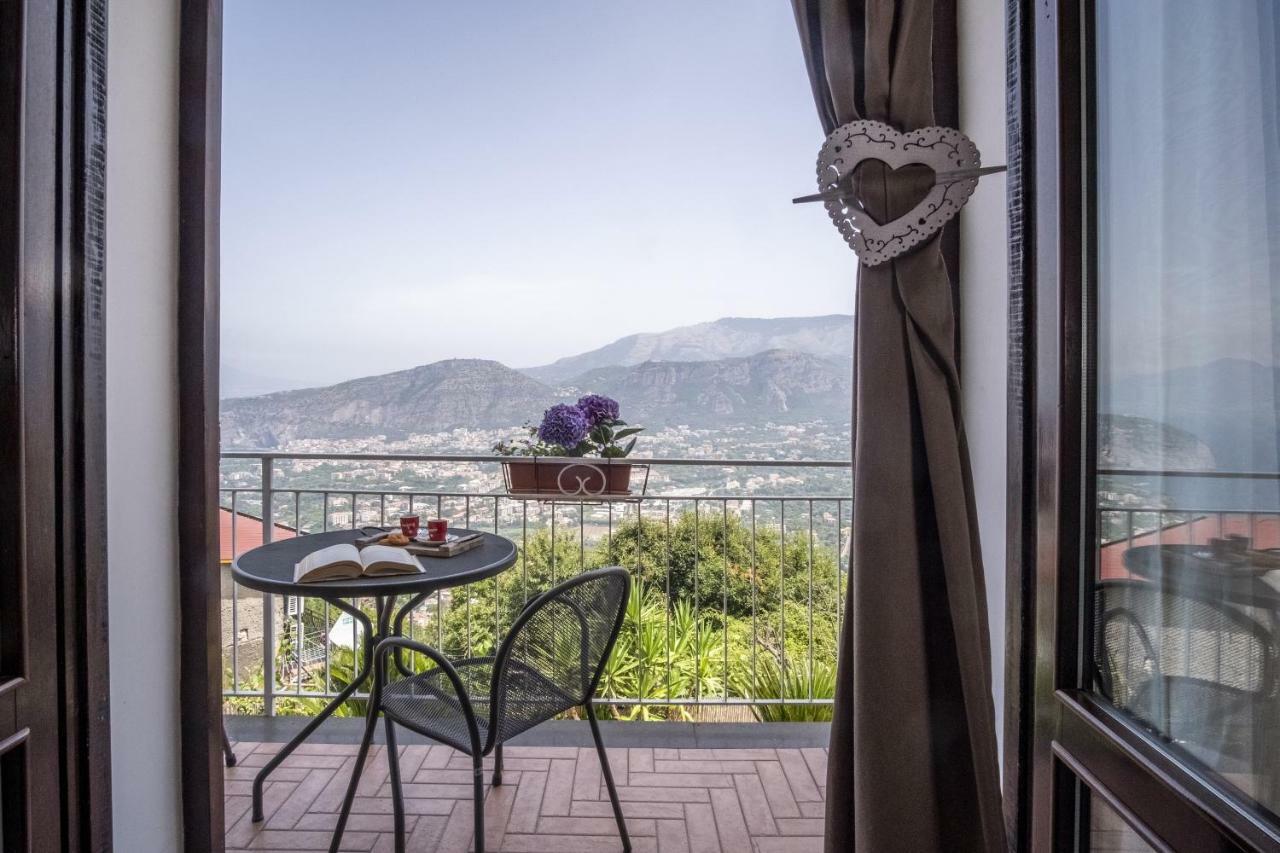 Villa Monica B&B ซอร์เรนโต ภายนอก รูปภาพ