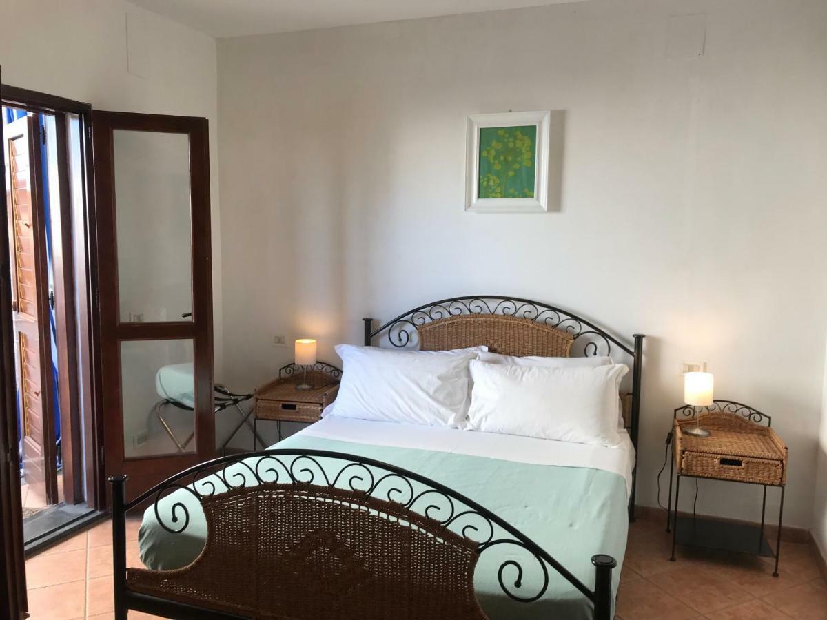 Villa Monica B&B ซอร์เรนโต ภายนอก รูปภาพ