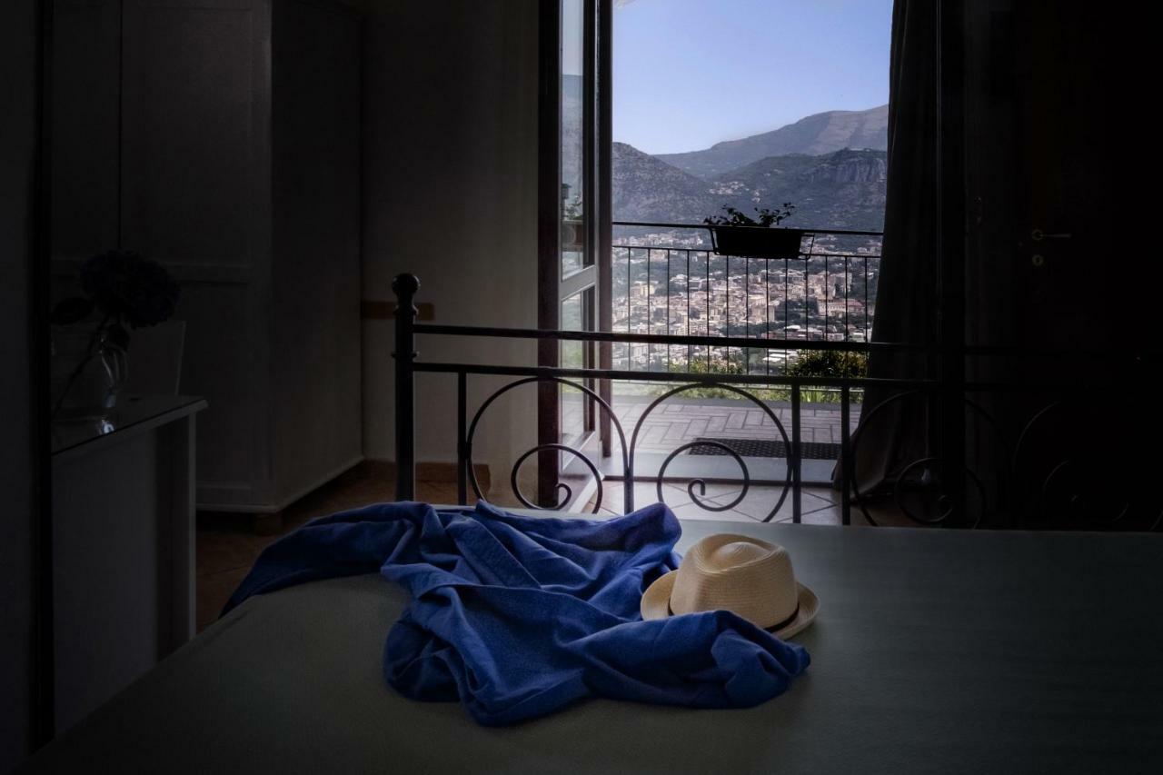 Villa Monica B&B ซอร์เรนโต ภายนอก รูปภาพ