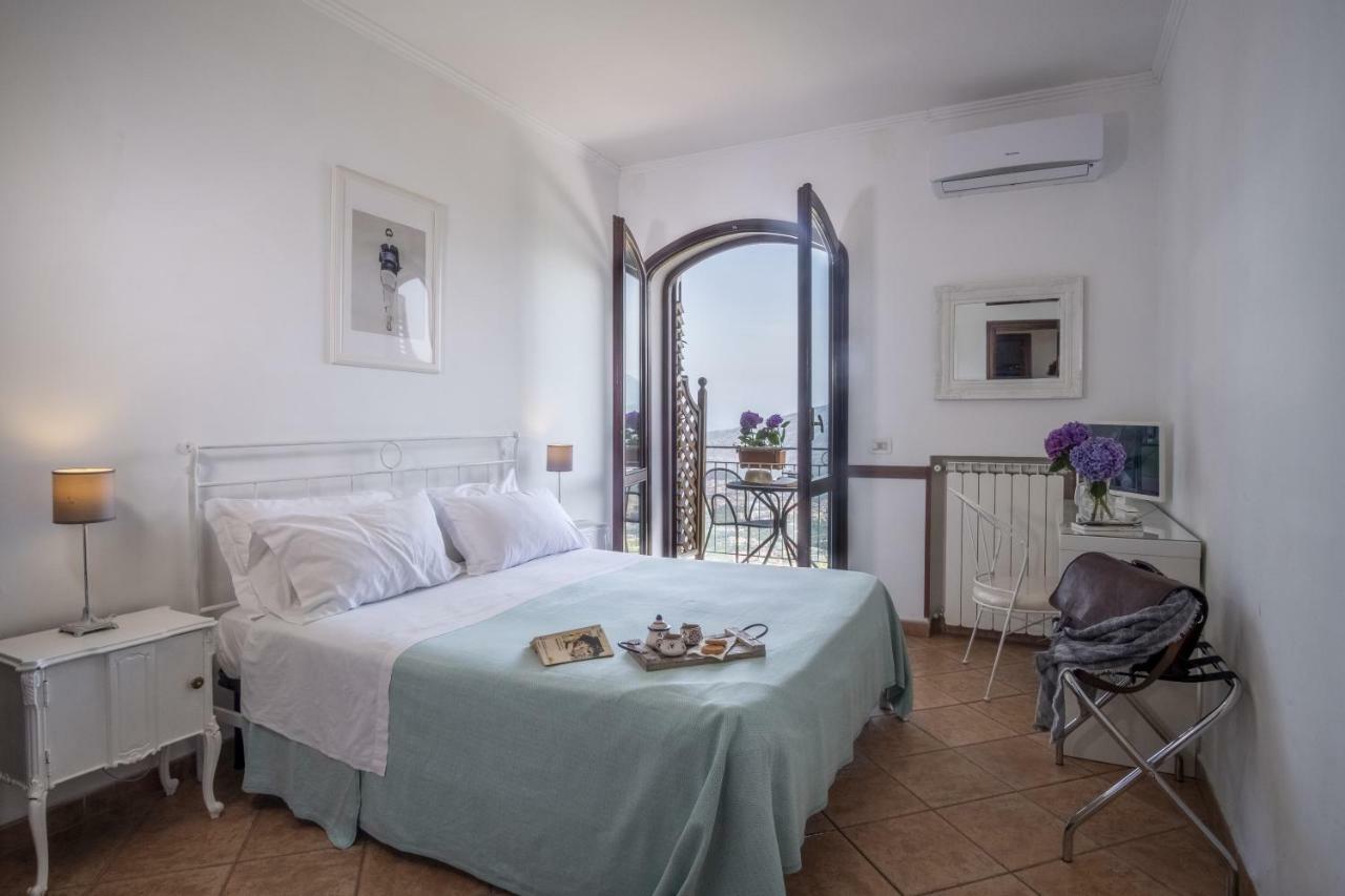 Villa Monica B&B ซอร์เรนโต ภายนอก รูปภาพ